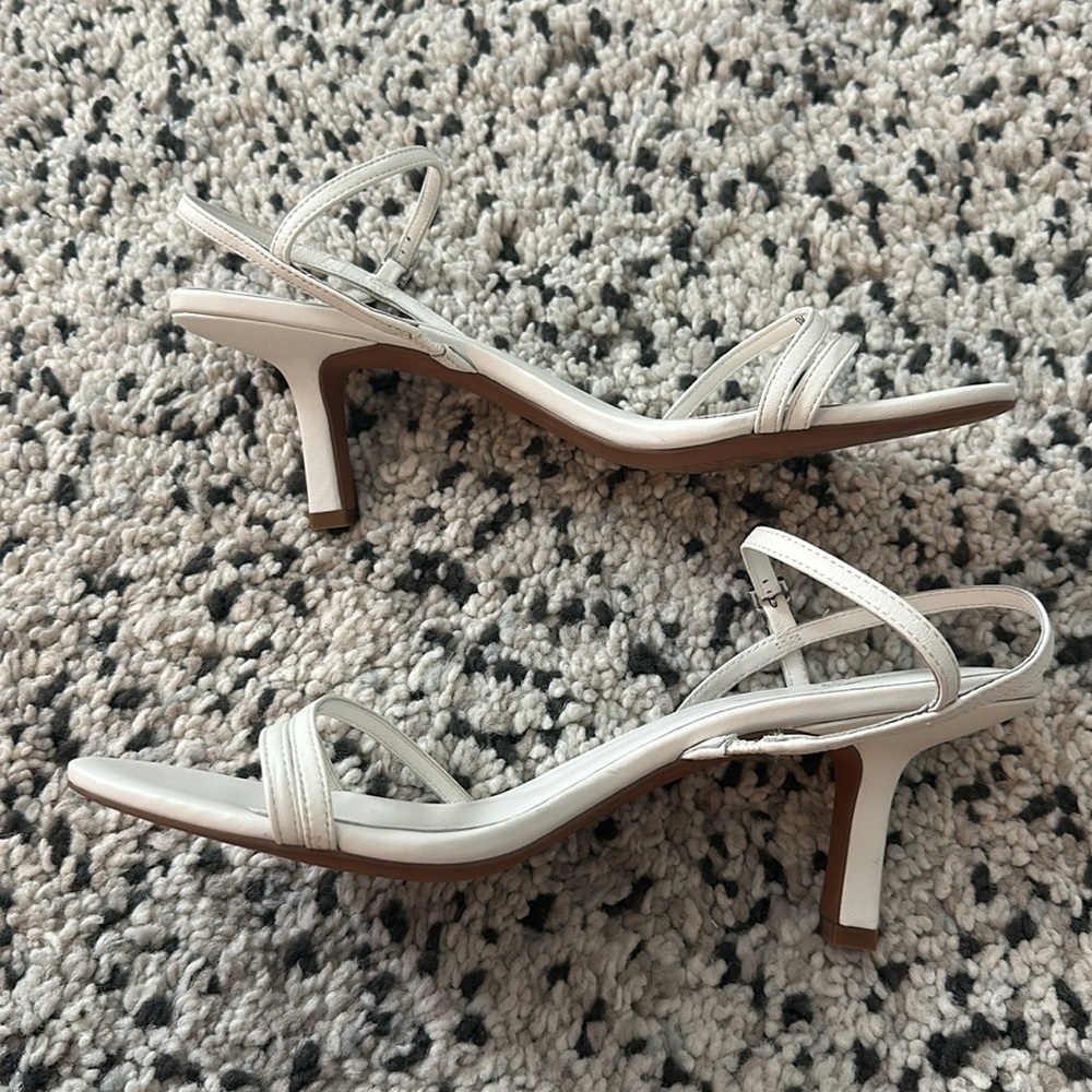 Linea Paolo White Sandals - Picture 4 of 9